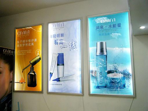 燈箱布與寫真布、噴繪布怎么區(qū)分？
