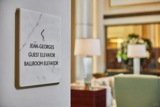 標(biāo)識(shí)牌和標(biāo)示牌區(qū)別在哪